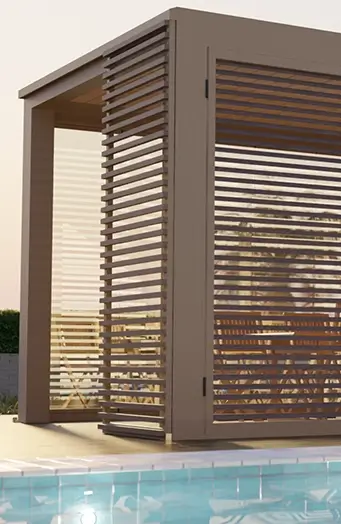 fermeture en verre sur terrasse avec piscine
