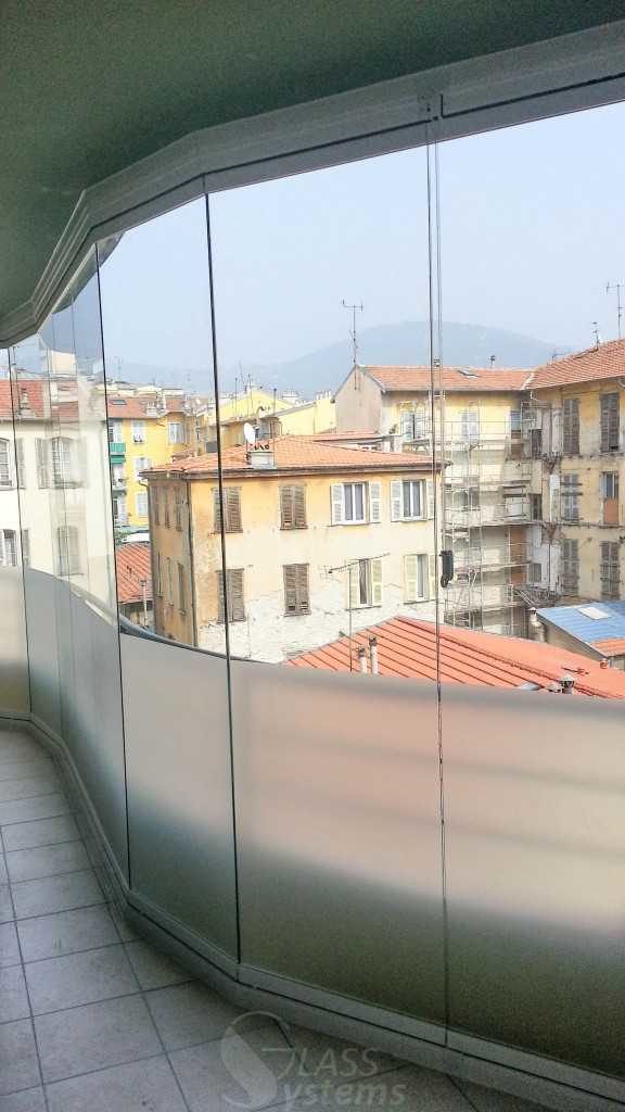 Fermer balcon rond avec du verre fermer balcon rond