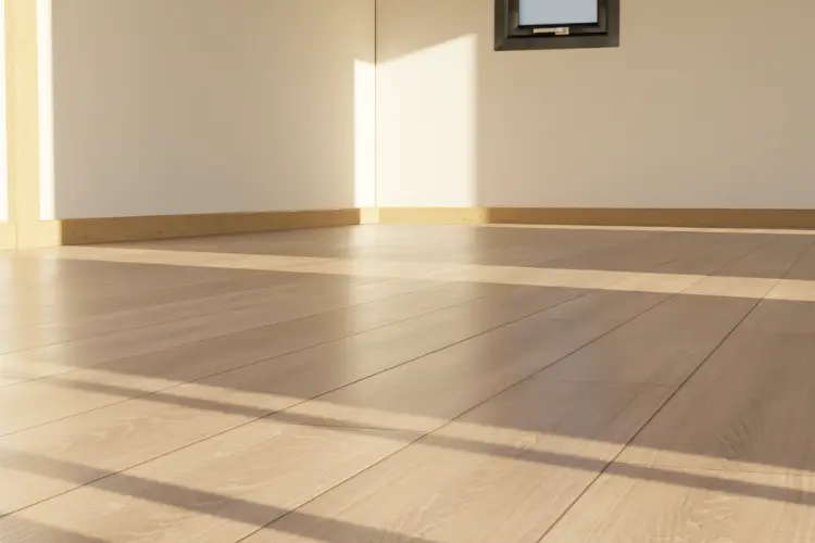 Option de parquet stratifié dans l'Annexe, le studio de jardin Glass Systems