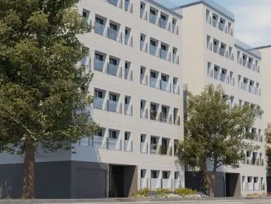 Pose de plusieurs balustrades en verre sur la façade d'une copropriété sécurisant balcon faible largeur