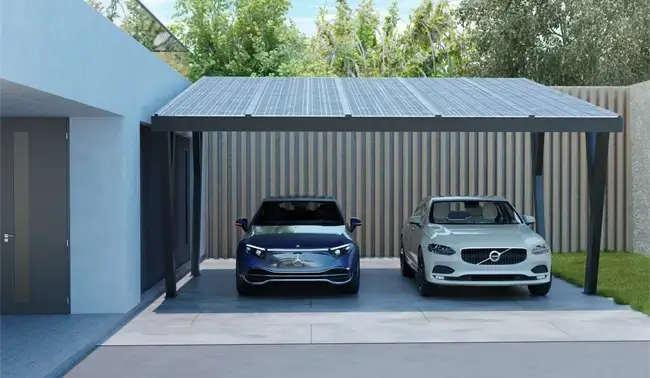 Pose d'une Carport Photovoltaique autoportée sur mesure de couleur blanc dans une région exposée à l'ensoleillement
