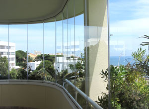 Fermer balcon avec du verre
