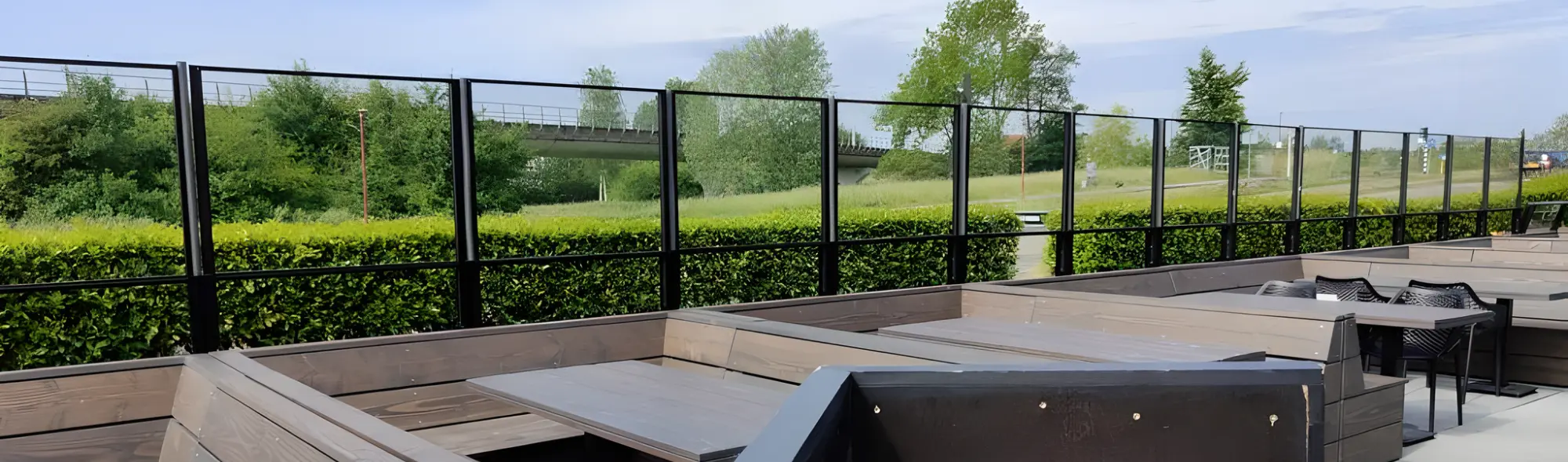 Le Paravent Extérieur en Verre • terrasse & balcon