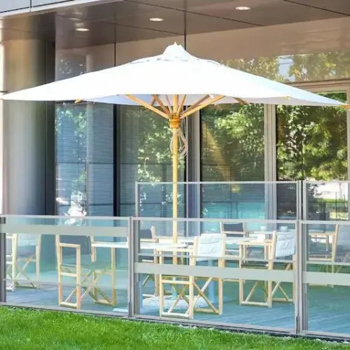 https://www.glass-systems.fr/=Images/paravent-exterieur/paravent-exterieur-terrasse-retractable-telescopique.webp