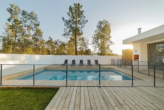 Barrière de piscine en verre