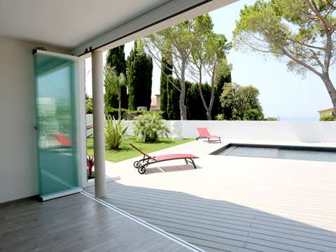 Mur en verre pour fermer sa terrasse