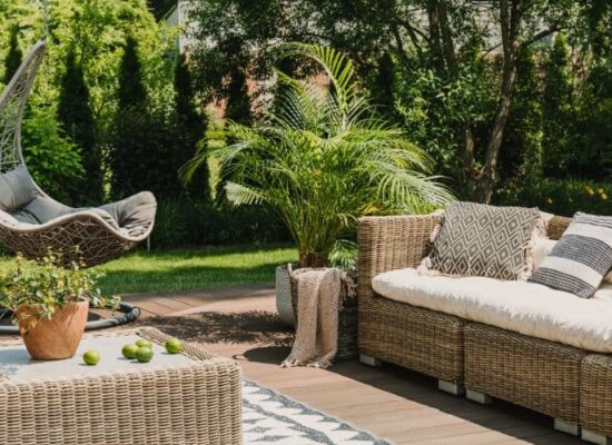 comment aménager sa terrasse en apportant de l'ombre même en plein soleil