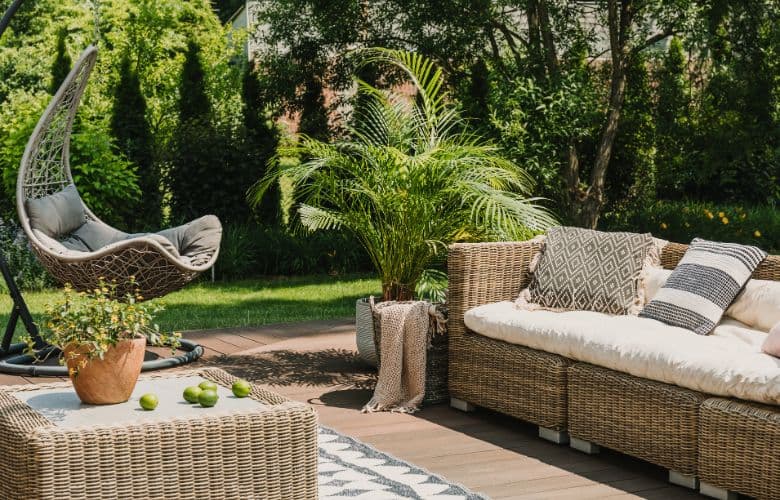 comment aménager sa terrasse en apportant de l'ombre même en plein soleil