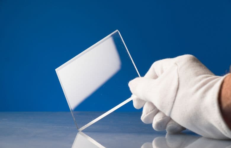 Traitement HST - Heat Soak Test, traitement thermique supplémentaire pour détecter les micro imperfections du verre invisibles à l'oeil.