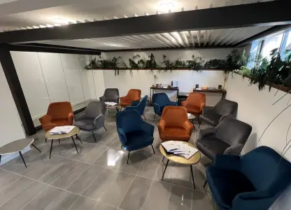 Glass Systems, fournisseur de fermeture en verre panoramique, garde-corps et brise-soleil à votre écoute